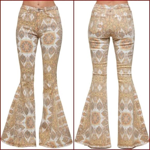 Wisteria Lane Gold Medallion All Over Print Bell Bottom Jeans - Picture 1 of 12